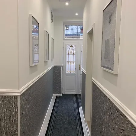 Romantic Brand New Ac Apartment